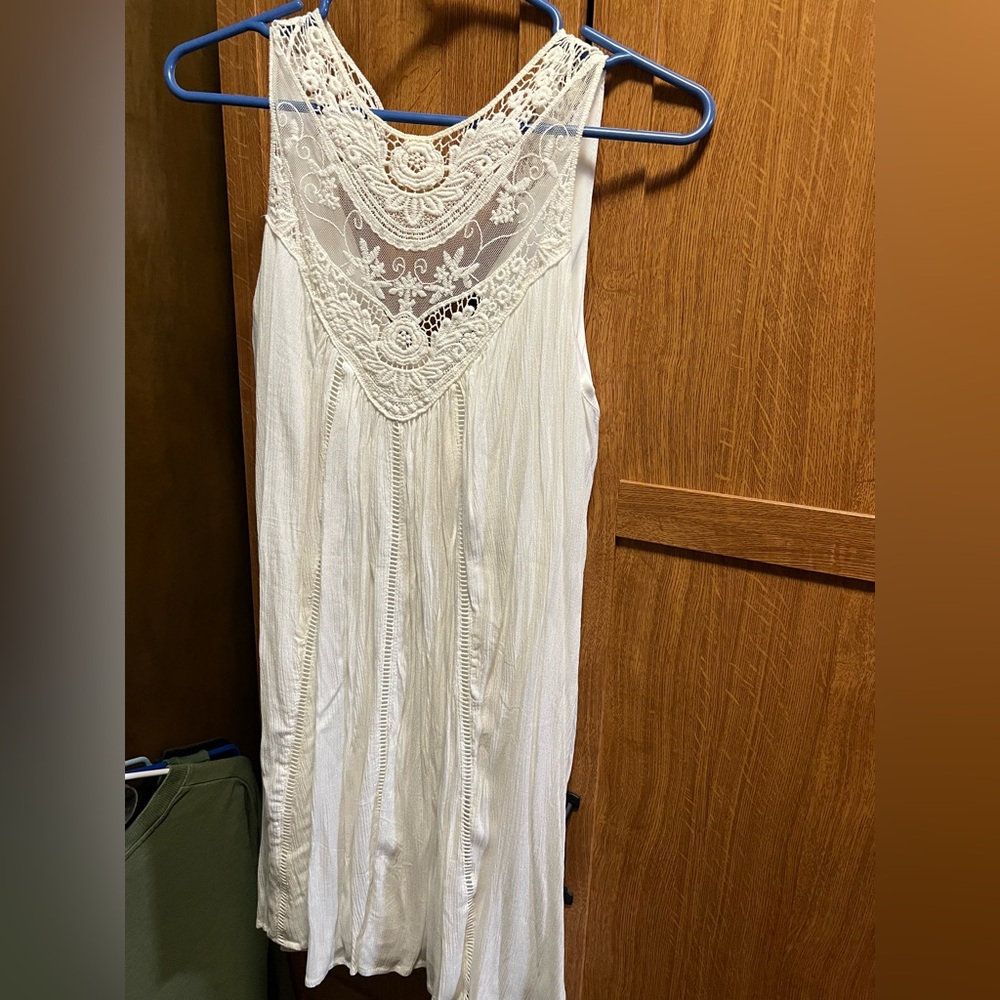 Elegant White Lace Sleeveless Dress